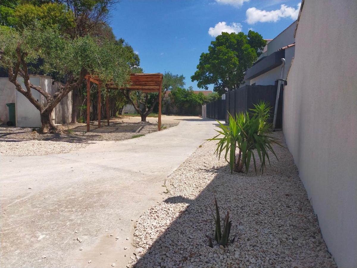 Villa Caremeau 1 Nîmes Buitenkant foto